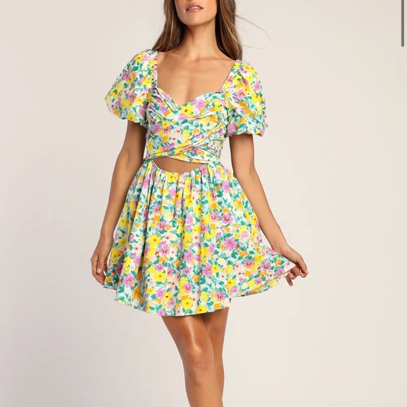 Lulus Dresses & Skirts - Lulus Attract Attention Multi Floral Puff Sleeve Tie Front Dress